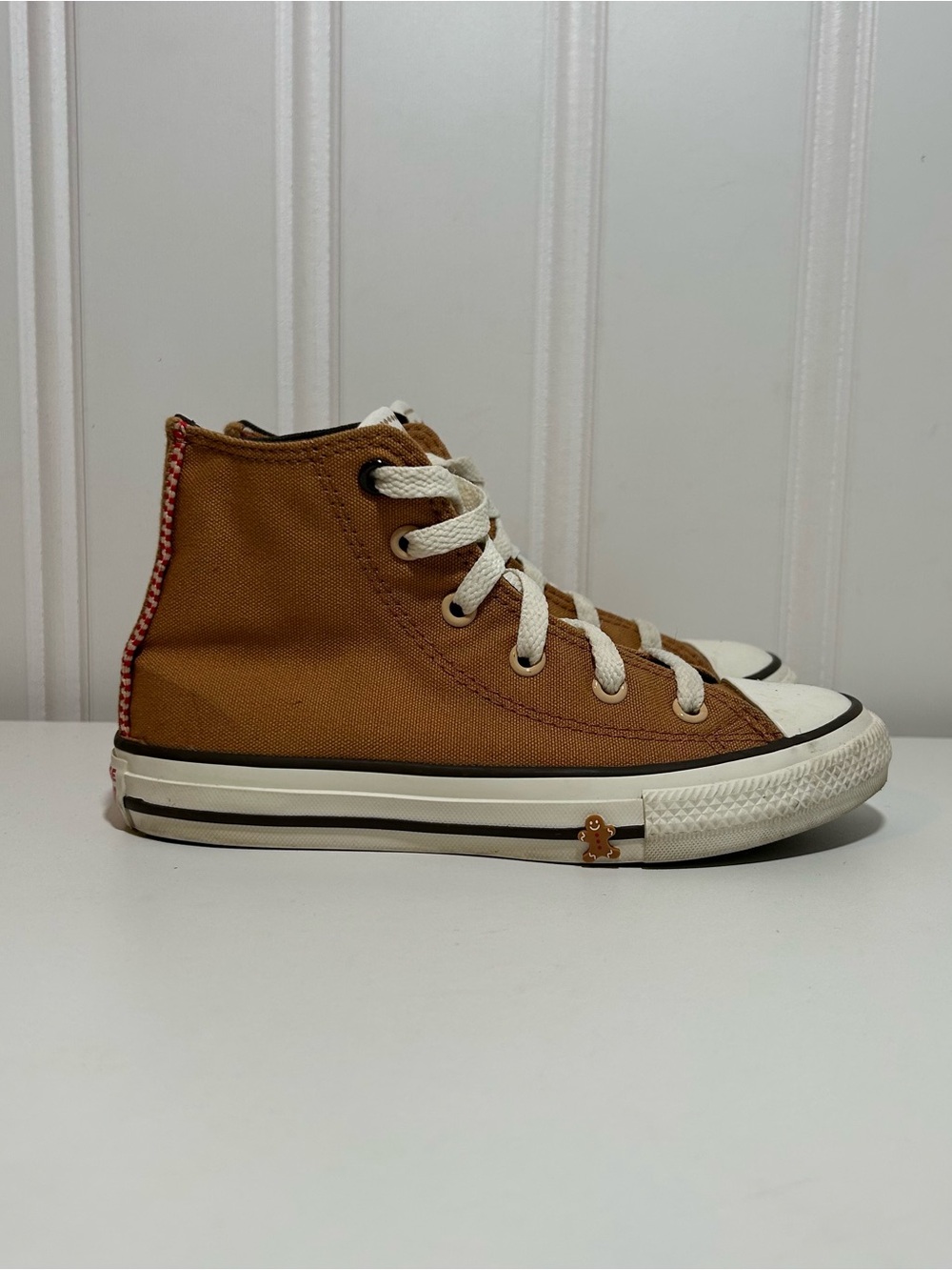 Converse ctas hi tan Christmas gingerbread red white candycane toddler 13